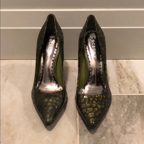 BCBGirls Leather Green Heels - Picture 3 of 8
